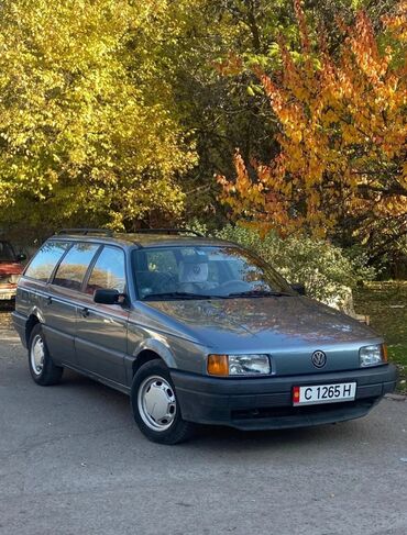 Volkswagen: Volkswagen Passat: 1988 г., 1.6 л, Механика, Бензин, Универсал