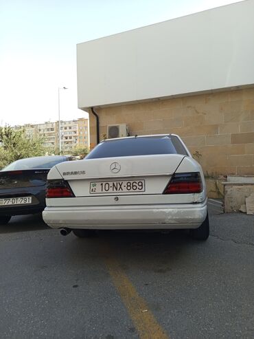 Mercedes-Benz: Mercedes-Benz 230: 2.3 l | 1990 il Sedan — 4