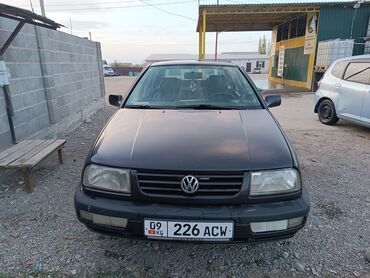 венто авто: Volkswagen Vento: 1995 г., 2 л, Механика, Бензин, Седан