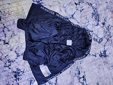 Пуховики и зимние куртки: Пуховик Moncler, темно-синий/черный цвет. есть затяжка на капюшоне и с — 11