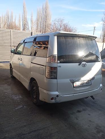 Toyota: Toyota Voxy: 2003 г., Автомат, Бензин, Минивэн — 3