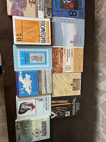 Книги и журналы: Продаю книги200 сом 8,9 классы — 6
