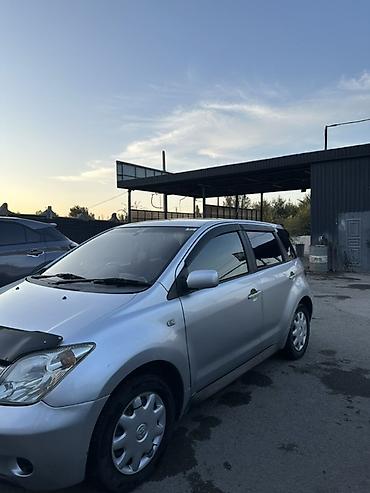 Toyota: Toyota Ist: 2003 г., 1.3 л, Автомат, Бензин, Хэтчбэк — 2