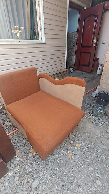 sofa: Односпальная кровать, Б/у, Каркас без матраса, длина - 186 см — 2