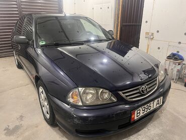 продаю авто в аварийном состоянии: Toyota Avensis: 2001 г., 1.6 л, Механика, Бензин, Седан