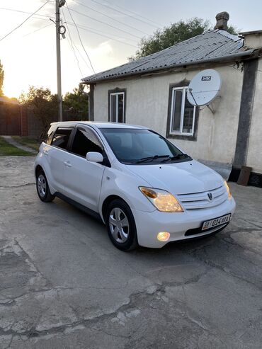 Toyota: Toyota ist: 2003 г., 1.3 л, Автомат, Бензин