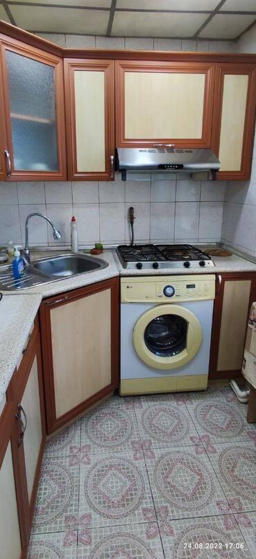 Uzunmüddətli kirayə mənzillər: Gənclik metrosununa Gənçlik mola yaxın 6 mertebeli binanın 5-ci — 4