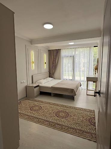 Посуточная аренда квартир: 3 комнаты, Душевая кабина, Постельное белье, Парковка — 1