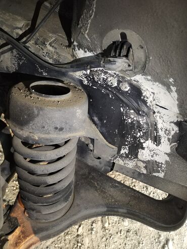 Mercedes-Benz: Mercedes-Benz E-Class: 2.8 l | 1997 il Sedan — 11