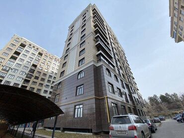 дом с цокольным этажом и гаражом: 110 м², 2 комнаты, Без оборудования,1 линия