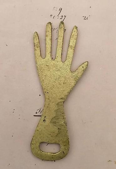 Ostali antikviteti: Teški, masivni dizajnerski otvarači za flaše. Cene su odredjene — 8