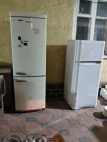 Холодильник Indesit, Б/у, Двухкамерный