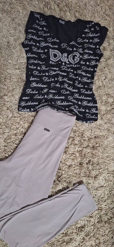 zerreposlovne pantalone: Original D&G majica + helanke
S/M
