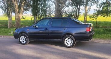 куплю венто: Volkswagen Vento: 1993 г., 1.8 л, Механика, Бензин, Седан