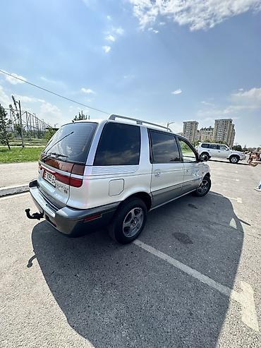 4 vd: Mitsubishi Space Wagon: 1993 г., 2 л, Механика, Бензин, Минивэн — 3