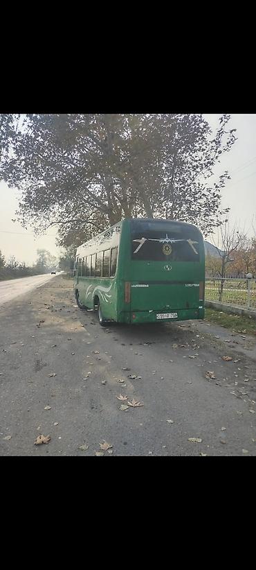traktor farası: Yaşıl rəngli kiçik şəhər/marşrut avtobusu - Marka/model: Higer (kiçik — 2