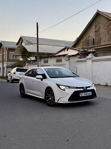 honda corolla: Toyota Corolla: 2022 г., 1.8 л, Вариатор, Гибрид, Седан — 3