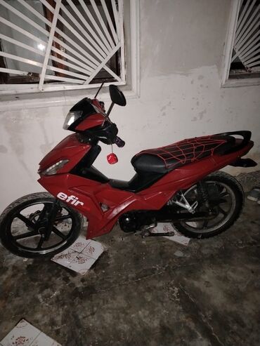 Mopedlər,skuterlər: Moped/motosiklet – Efir (step-thru tipli) Xüsusiyyətlər: - Rəng