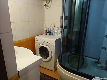 Продажа коттеджей и домов: 🏡Продаётся 2-этажный дом в центральный части г. Бишкек. Тихий — 4