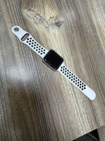 Apple Watch: Apple Watch 3 поколения Состояние хорошое Идеально работает Цена