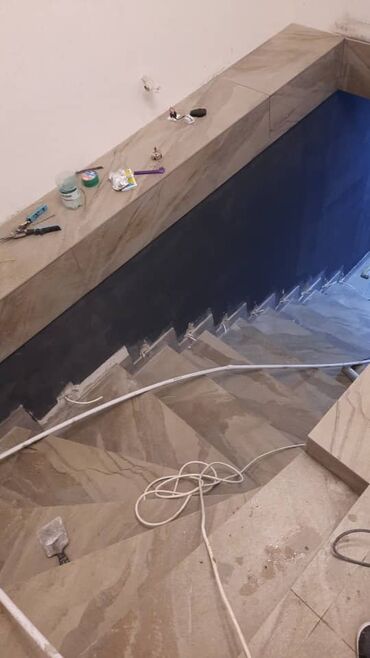 Укладка плитки: Подготовка стен для укладки, Подготовка стен для грунтовки, Резка плитки | Мраморная плитка, Керамическая плитка, Керамогранитая плитка | Горизонтальная укладка, Вертикальная укладка Больше 6 лет опыта — 13