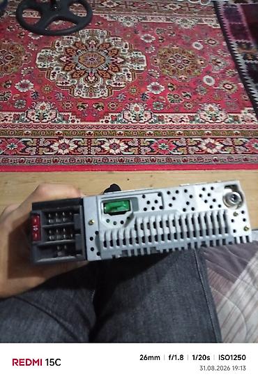 met: Mercedes-Benz orijinal avtomobil maqnitofonu (Audio 10 CD) - Model — 6