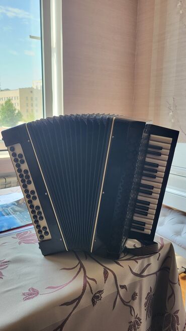 Микрофоны: Original Kazan qarmon. ideal vəziytədədir. 055 977 45 45. Qiymət 199