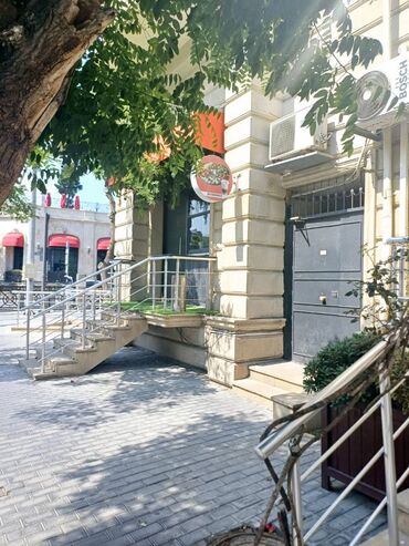 Uzunmüddətli kirayə mənzillər: Puşkin küçəsində 4 mərtəbəli Eksperimental Proektli daş evin 4 -da lalafo.az — 7 Uzunmüddətli kirayə mənzillər: Puşkin küçəsində 4 mərtəbəli Eksperimental Proektli daş evin 4 — 7