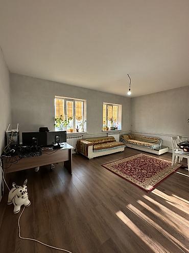 Продажа коттеджей и домов: 🏘️ Продается дом 92 кв.м 119000 $ 📍Ак -ордо 3, рядом — 7