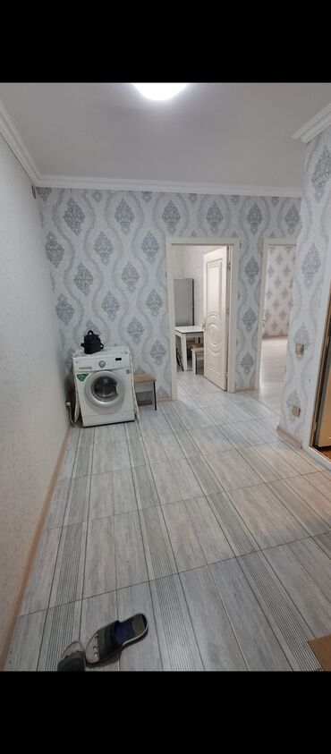 аренда квартир на долгий срок: 2 otaqlı mənzil – təmirli, məişət avadanlıqları ilə - Geniş dəhliz və