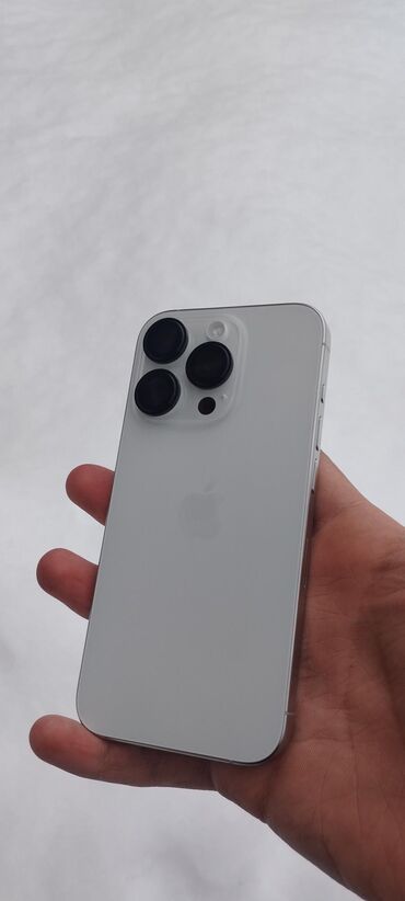 Apple iPhone: IPhone 15 Pro, Б/у, 256 ГБ, White Titanium, Зарядное устройство, Защитное стекло, Чехол, 90 %