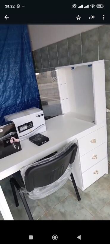 Salon, tibbi mebel dəsti: Yenidir hec vaxt işlenmeyib 2 si birlikde satilir 150 azn. kime lazim