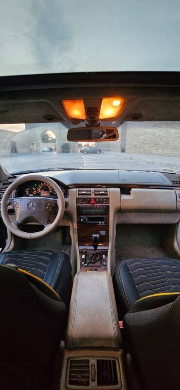 Mercedes-Benz: Mercedes-Benz E 320: 3.2 l | 2002 il Sedan — 9