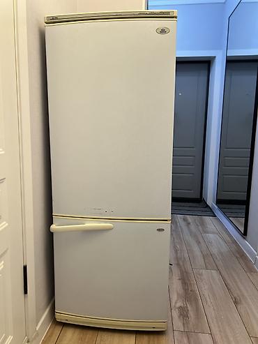 fridge: Холодильник Atlant, Б/у, Двухкамерный — 1