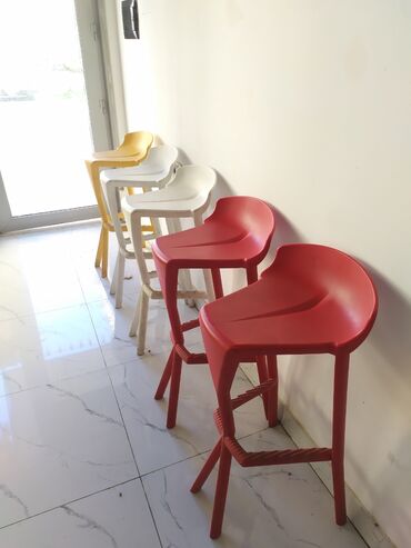 мебель для гостиной: Bar stullari satilir qirilmayan sinmayan maldi