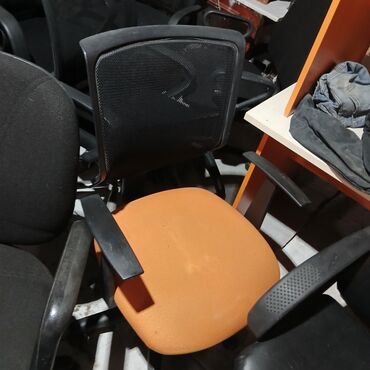 ofis oturacagı: 30 eded kirslo 6 ede 3 nefrik gözleme isdolu 6 ede isdol jamsı birlkde