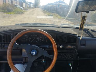 Volkswagen: Volkswagen Passat: 1988 г., 1.8 л, Механика, Бензин, Универсал