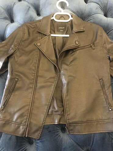 кожа куртка: Куртка Reserved, цвет - Черный
