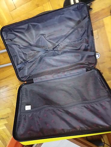 Putni koferi i torbe: Tvrdi kofer na točkiće – veličina velika. oko 75 45 30 — 9