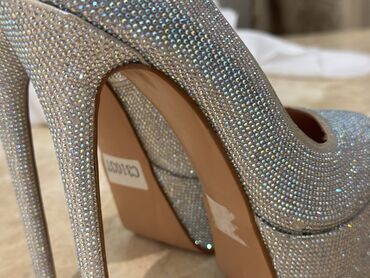 Tuflilər: Tuflilər, Ölçü: 37, rəng - Gümüşü, Yeni — 10