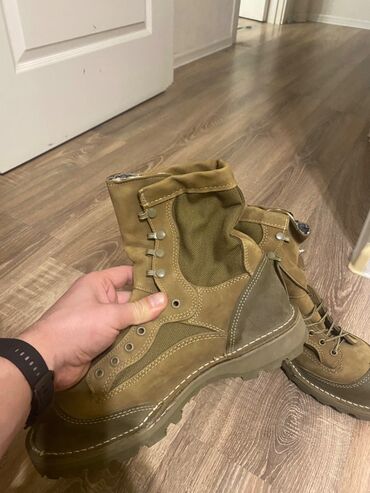 Botinkalar: Sarı Botinka satılır. Amerika istehsalıdır, yenidir. 42 razmer / — 9