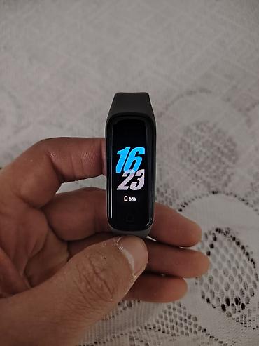 kreditle saat: İşlənmiş, Smart qolbaq, Samsung, Sensor ekran, rəng - Boz — 1