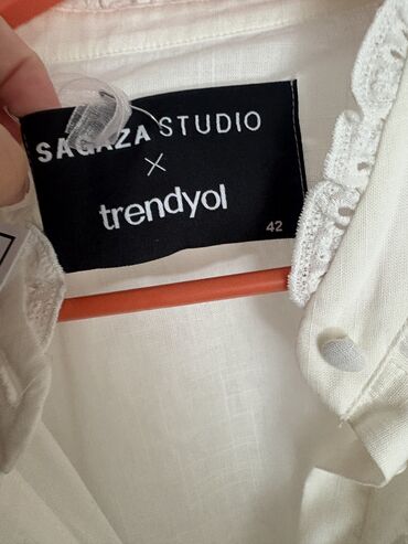 Köynək və bluzalar: SAGAZA MARKASI 56 azn alınıb 30 azn satılır yenıdır 42 razmer ketan -da lalafo.az — 2 Köynək və bluzalar: SAGAZA MARKASI 56 azn alınıb 30 azn satılır yenıdır 42 razmer ketan — 2