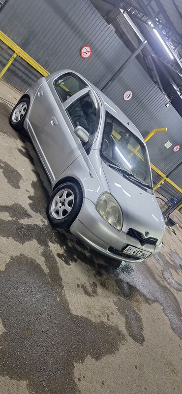 Toyota: Toyota Vitz: 2000 г., 1 л, Автомат, Бензин, Хэтчбэк