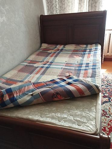 книжный сейф: Классическая односпальная кровать с изголовьем и изножьем из — 2
