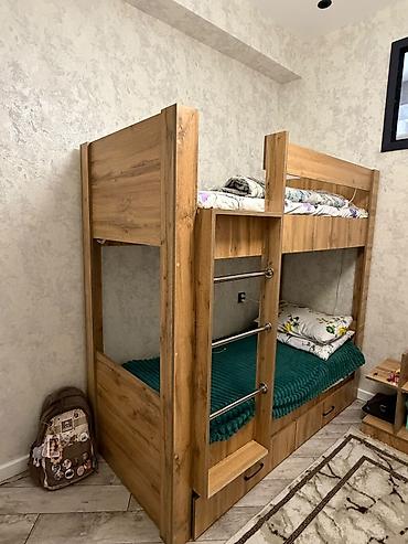 İkimərtəbəli çarpayı satılır 290₼. 15 gündür alınıb. Matrasları