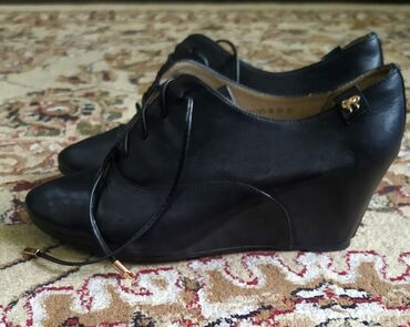 женская обувь 38: Ботинки и ботильоны Glossi, 38, цвет - Черный