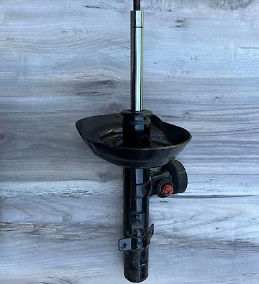 Амортизаторы, пневмобаллоны: Передний амортизатор, Передняя пружина амортизатора Honda 2017 г., Б/у, Оригинал, США — 1