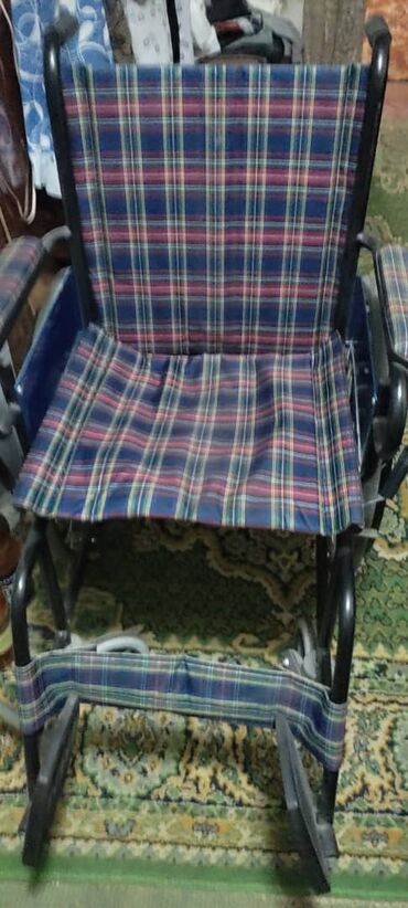 коляска для пожилых: Продам в хорошем состоянии . Мало использовали. Есть ещё ходунки для