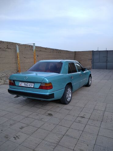 мерс картина: Mercedes-Benz 230: 1990 г., Механика, Бензин
